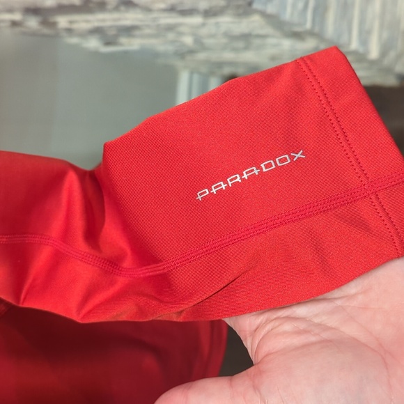 Paradox red base layer running shirt with angled neck zipper red - Picture 3 of 9